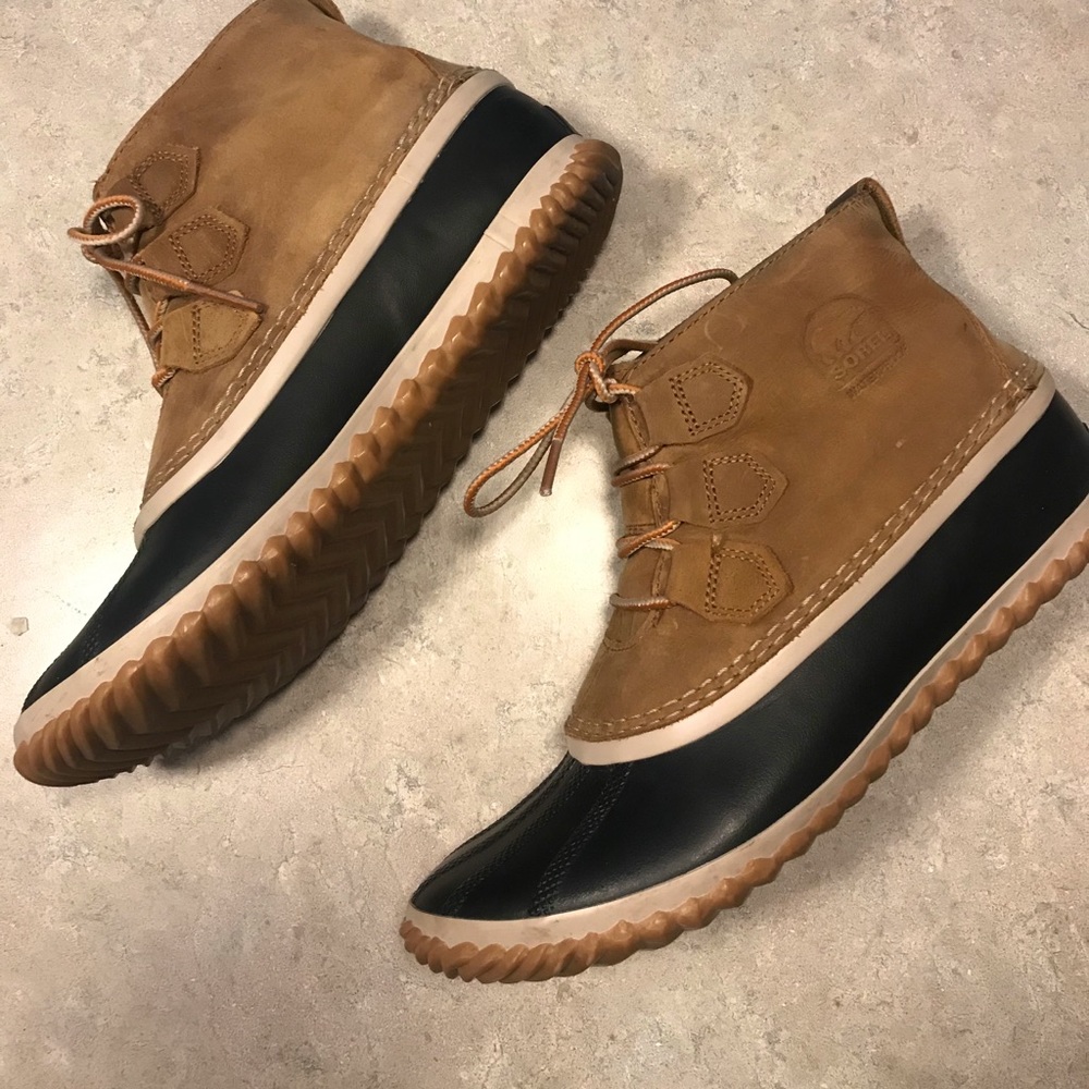 Sorel size 9 Out N About boot